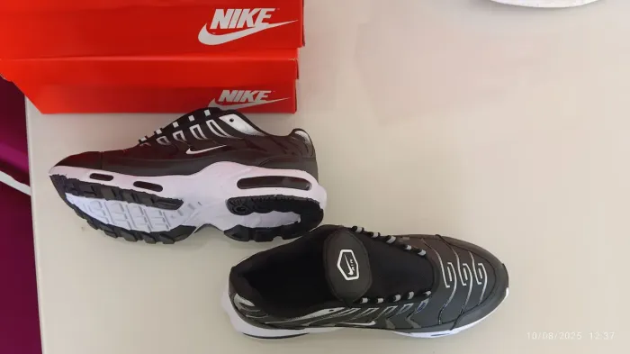 Tênis Nike - Design Moderno e Conforto Superior