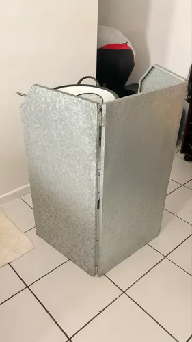 Escudo de vento de metal para fritadeira