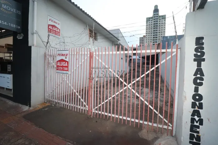 Terreno para alugar na Av Duque de Caxias no centro de Londrina.