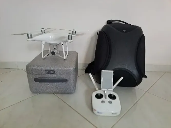 Phantom 4 Pro - acessórios na descrição.