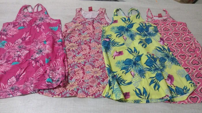 Lote 4 vestidos Tam 16