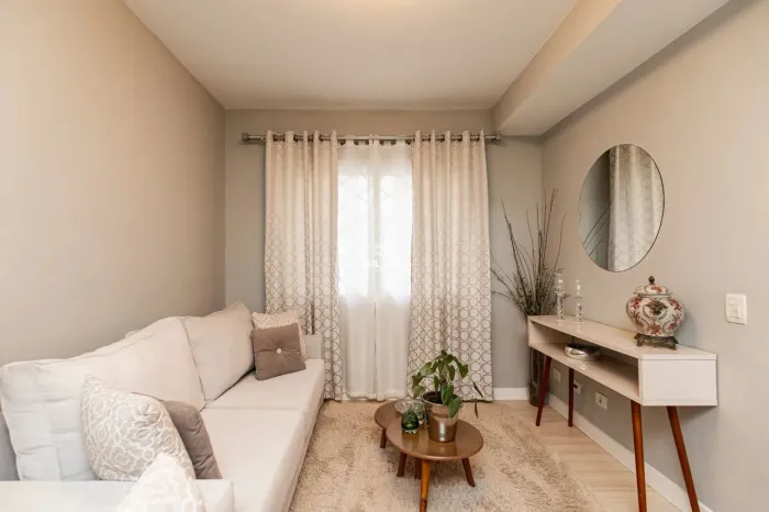 Sobrado triplex para alugar com 3 quartos no Uberaba em Curitiba
