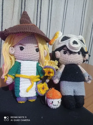 Amigurumi paladina e guerreiro de crochê 