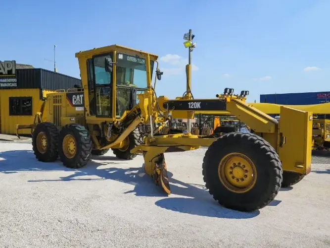 Motoniveladora Caterpillar 120K 2014 7.000h revisada