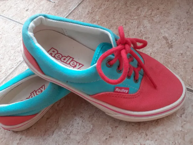 Tênis Redley semi novo (35)