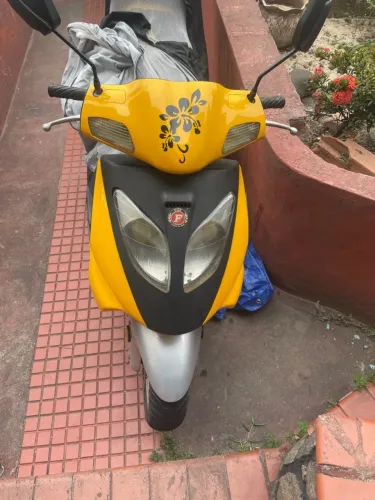 Moto Scooter  importada 150cc  automática. Só acelerar