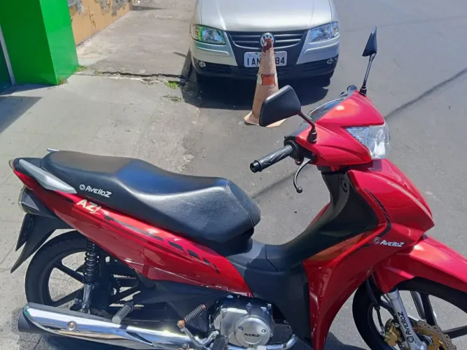 Vendo moto ano  2025