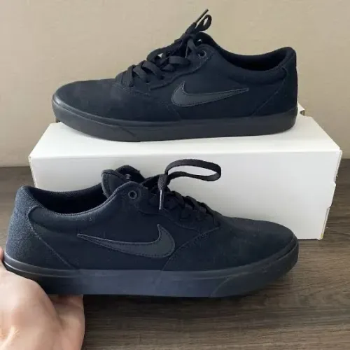 Tênis Nike SB Charge Canvas - Preto