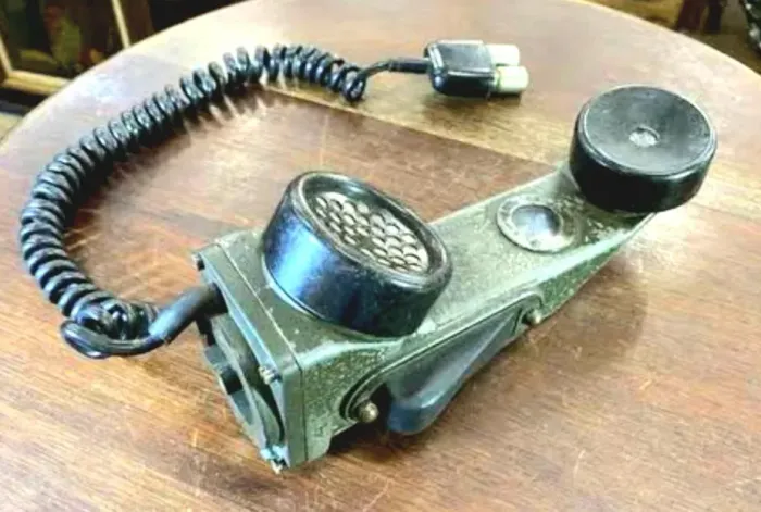 Telefone antigo, militar modelo AF1.