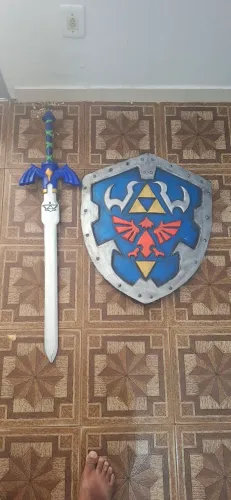 Master Sword e Hylian Shields - Legend Of Zelda - artigo cosplay e de decoração