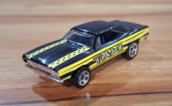 Hot Wheels Plymouth Roadrunner - Táxi Rod Series 2007 (Loose)