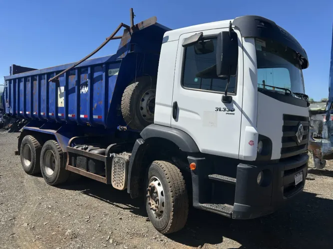 VW 31.330 ano 2022 com caçamba de 14 ?, 6x4 e ar condicionado, em SP