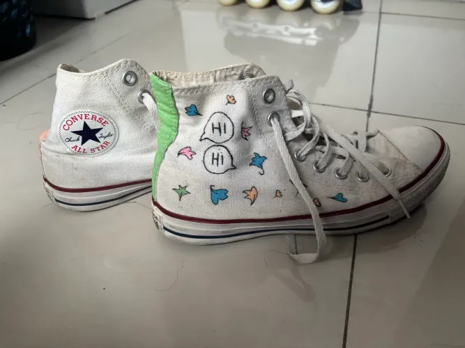 Sapato All Star branco personalizado Heartstopper