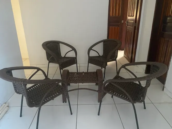 Conjunto de Cadeiras de Junco Sintético e Mesinha