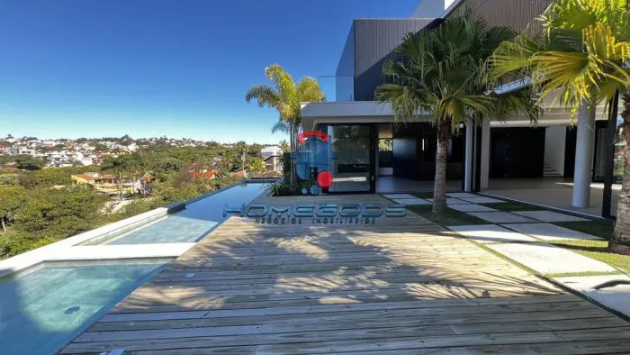 Casa à venda no condomínio Pedra Alta em Campinas, com 5 suítes e uma incrível vista para 