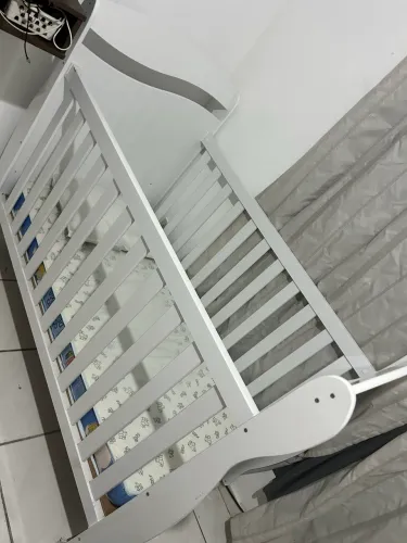 Berço que vira cama