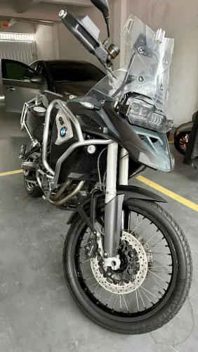 BMW 2017 f800 troco ou vendo