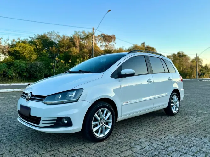 Volkswagen Spacefox Comf. I Motion 1.6 Flex 8V 5P 2015