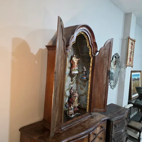 Oratorio de madeira antigo 