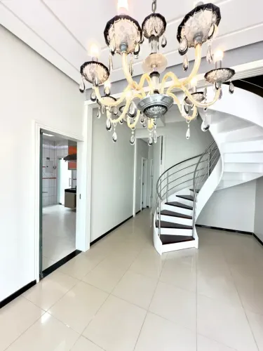 .Casa Moderna de 217m² com 4 Quartos (2 Suítes) no Residencial Anunciação