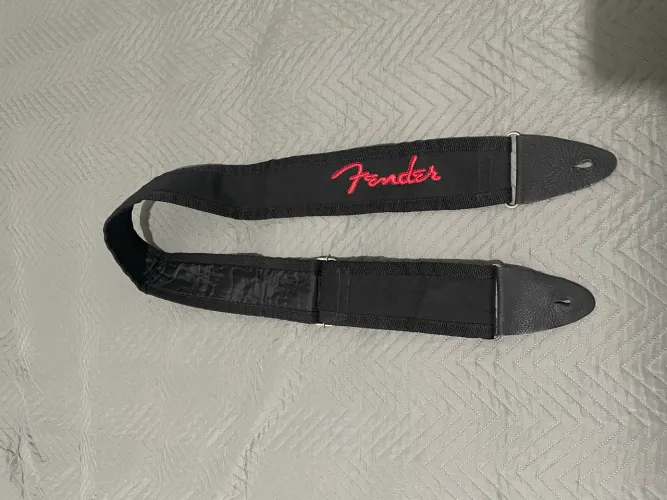 Correia Fender para guitarra