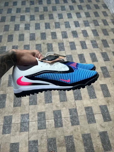 Chuteira Nike Phantom 6 (TAM:43)