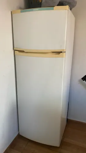 Vendo/troco geladeira