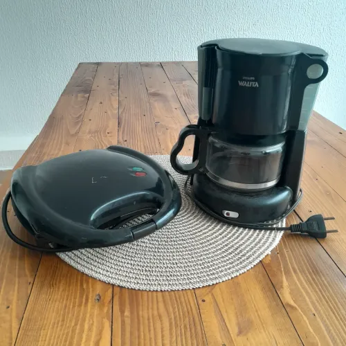 Cafeteira Walita e sanduícheira 220w - Kit R$50,00
