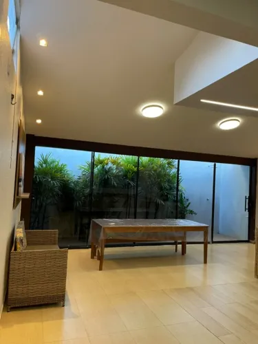 ALUGA-SE SOBRADO MOBILIADO - RESIDENCIAL ALPHA VILLAGE, 110 SUL, PALMAS/TO