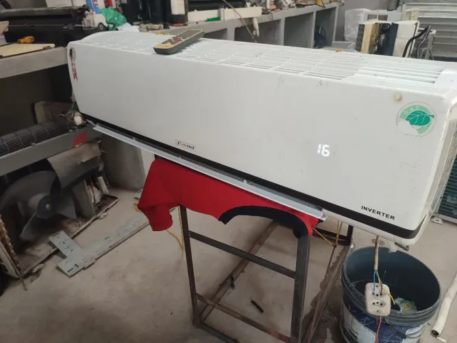 Vendo central de ar inverter 24 mil BTUs valor 2.500,00 já instalada