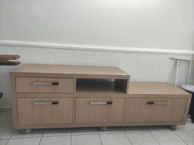 Rack para TV com 4 Gavetas