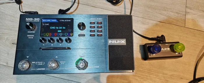 Pedaleira Nux Mg 30