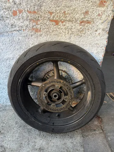 Roda traseira Daytona 675 