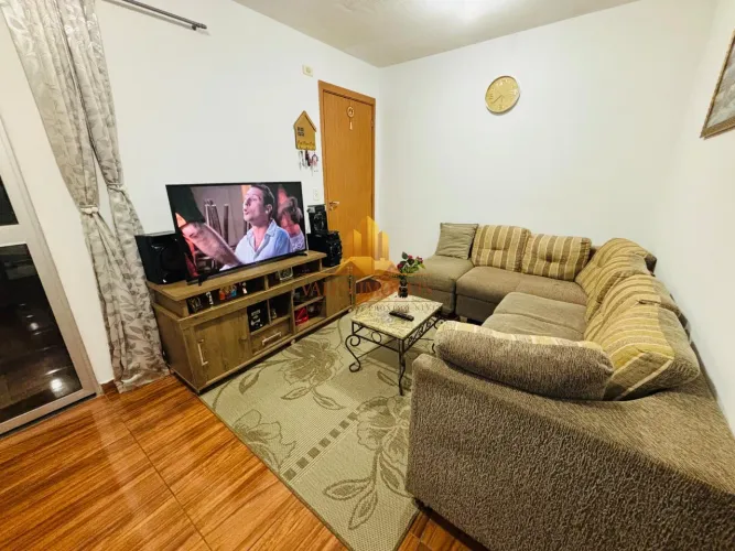 Apartamento à venda 2 dormitórios com quintal em Jacareí