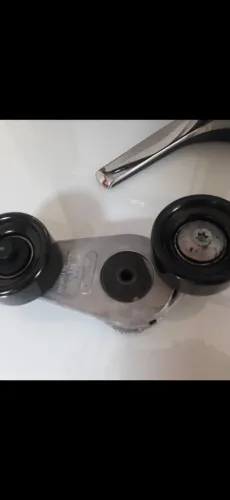 Tensionador automático p/ sistema Mult V p/ veículos VW / Ford c/s direção hidráulica