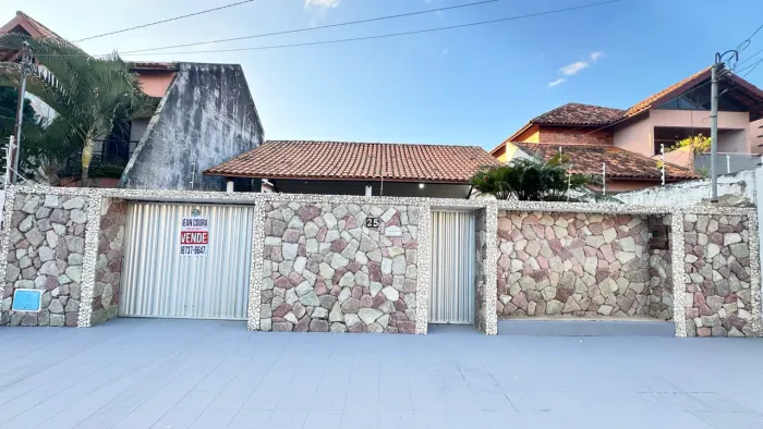Vendo uma ótima casa espaçosa e bem localizada no Itararé 