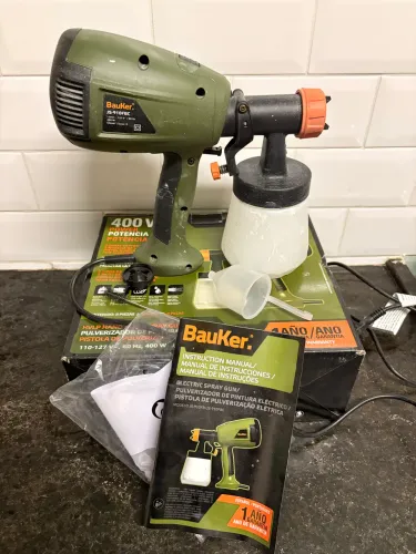 Pulverizadora de tinta Bauker 400w - 700ml