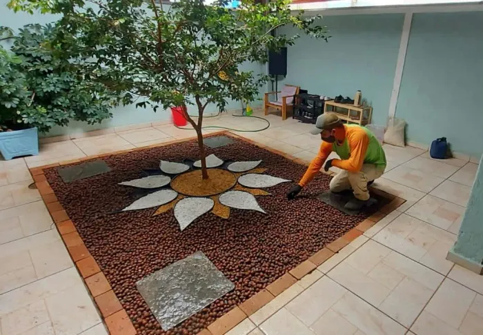 Jardinagem. Plantio de Grama