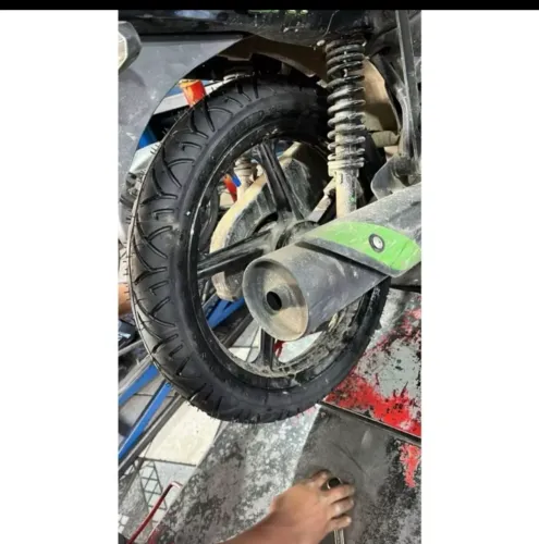 Pneu traseiro mottu
