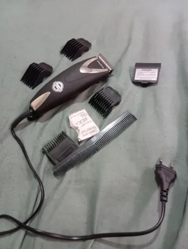 Vendo essa maquininha de cortar cabelo usada uma vez