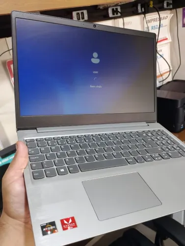 Notebook lenovo ryzen 5 3500 com video integrado (roda uns game)