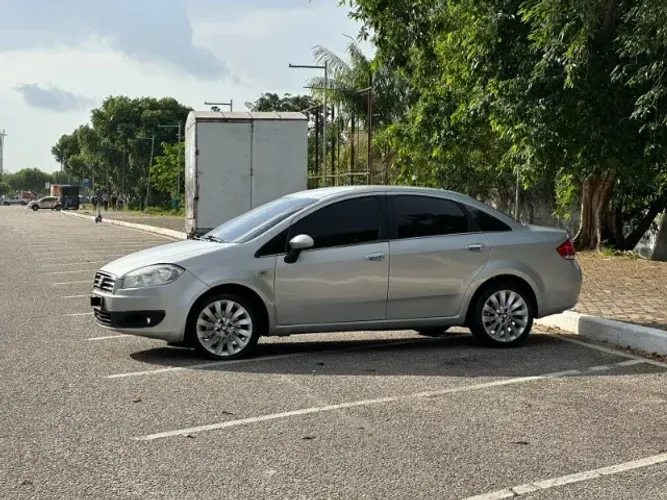 Fiat Linea Essence Dualogic 1.8 Flex 16V 4P 2015