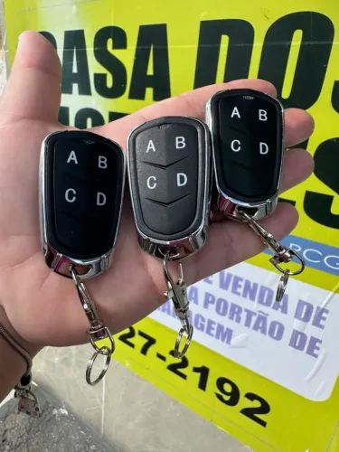 Controle para motor de portão de garagem com codificação inclusa, Modelo: TX-4C