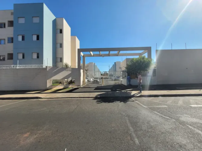 Apartamento para locação e Venda no bairro Jardim Holanda