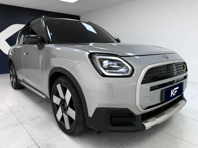 Mini Cooper Country. SE All4 TOP (elétrico) 2025