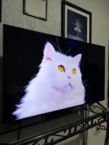 Smart tv Samsung 4k 50 polegadas com bordas infinitas.