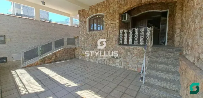 Vaz Lobo | Casa 4 quartos, sendo 2 suites
