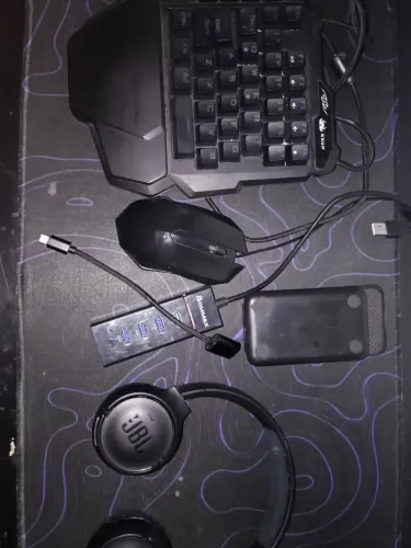 Kit mobilado com mause teclado mecânico azul mouse pad mais um fone JBL mais suporte