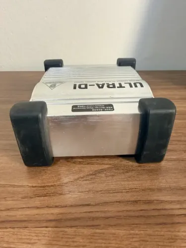 Direct Box ULTRA-DI 100 Behringer