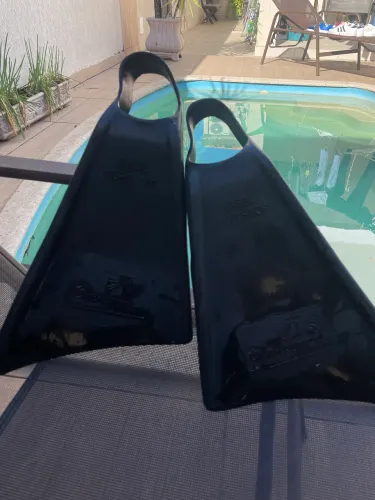 Vendo pé de pato classic fins